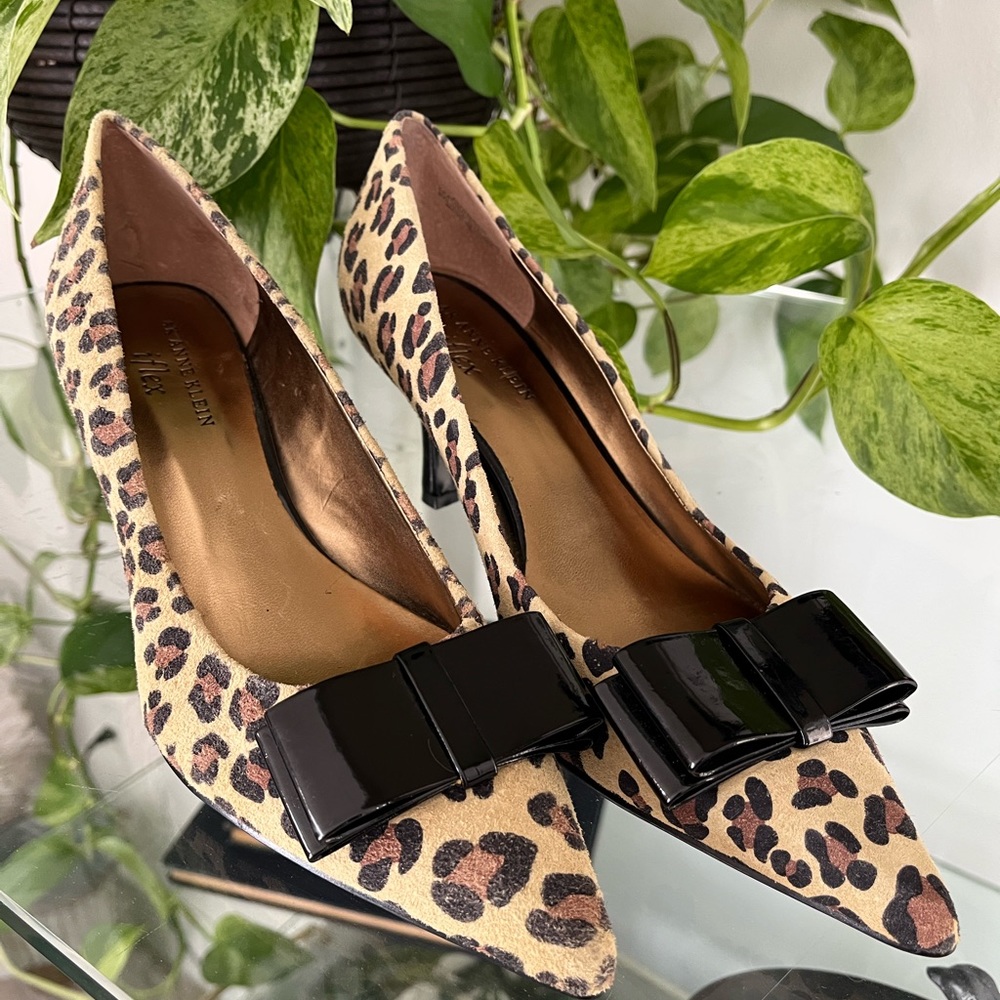 Anne Klein iflex Leopard print, suede with patent leather bow pump.